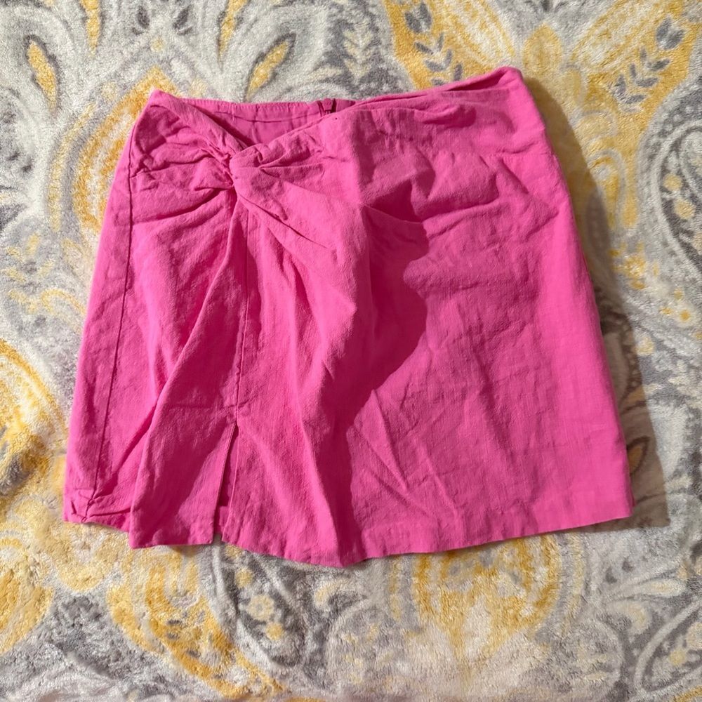 White fox boutique hot pink mini skirt size XS